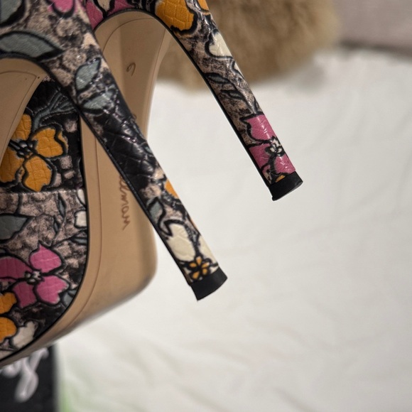 Sam Edelman Hazel Pump Floral Pattern - Picture 5 of 6